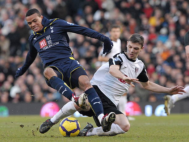 更揭示出足 更揭示出足